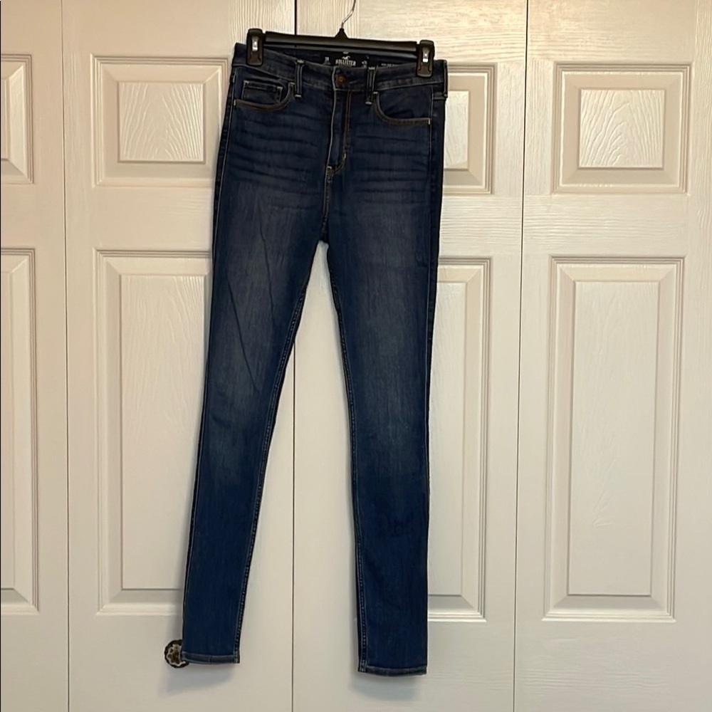 Hollister High Rise Super Skinny Jeans Classic Denim Style